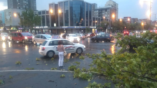 Санирају се последице невремена у Новом Саду